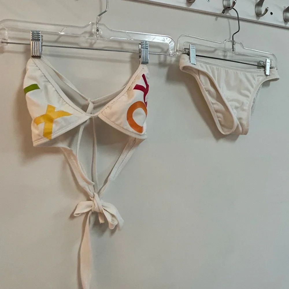 Vintage Roxy Bikini - Picture 3 of 16